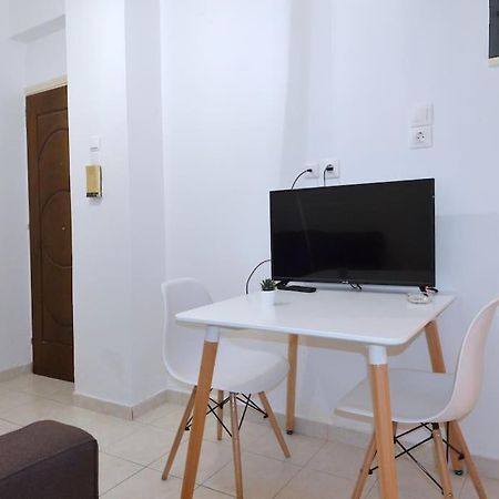 Minimal Apartment At The Foot Of The Odeon Of ... Афины Экстерьер фото
