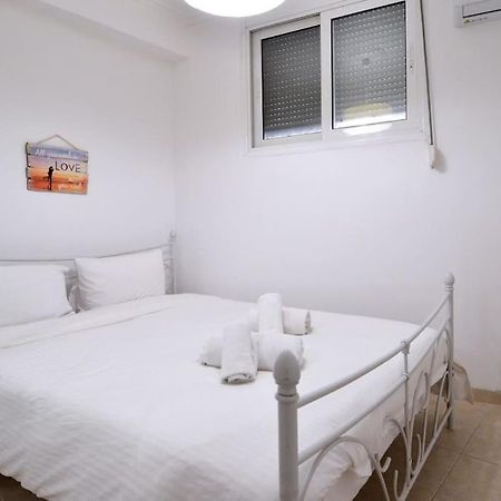 Minimal Apartment At The Foot Of The Odeon Of ... Афины Экстерьер фото