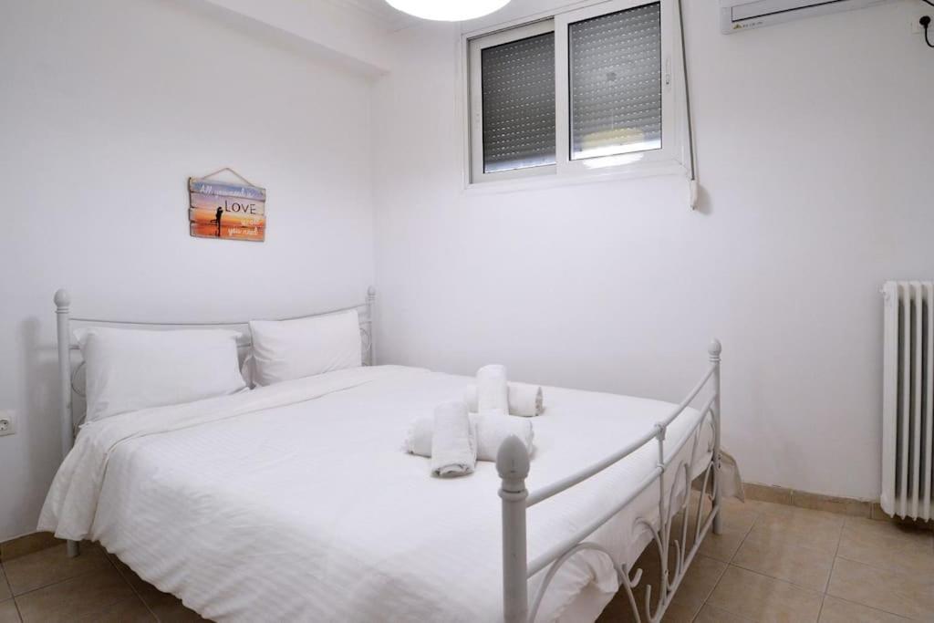 Minimal Apartment At The Foot Of The Odeon Of ... Афины Экстерьер фото